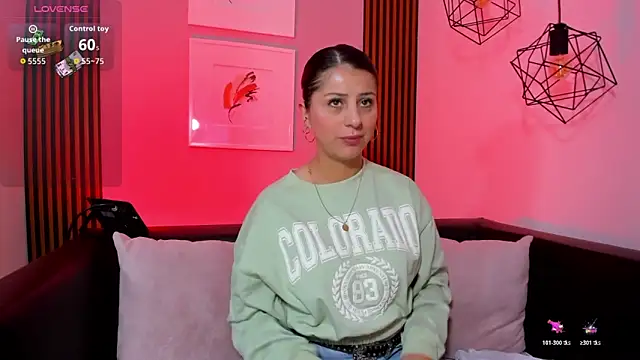 Nahiajhonson  online show from February 16, 11:53 am