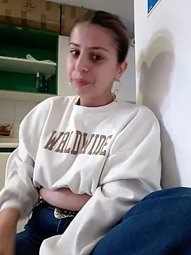 Nahiajhonson  online show from January 7, 1:16 pm