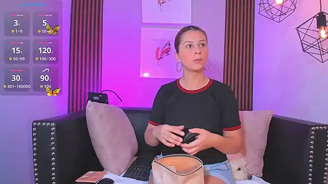 Nahiajhonson  online show from November 5, 1:03 pm