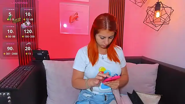 Nahiajhonson  online show from March 30, 12:28 pm