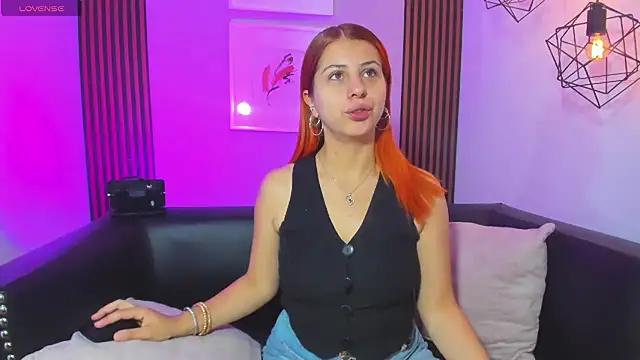 Nahiajhonson  online show from March 7, 12:10 pm