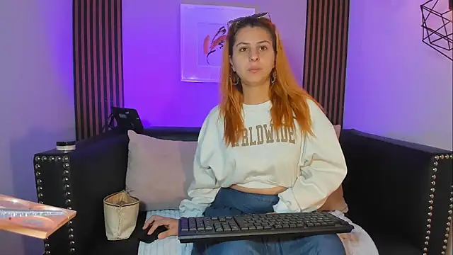 Nahiajhonson  online show from November 7, 12:53 pm