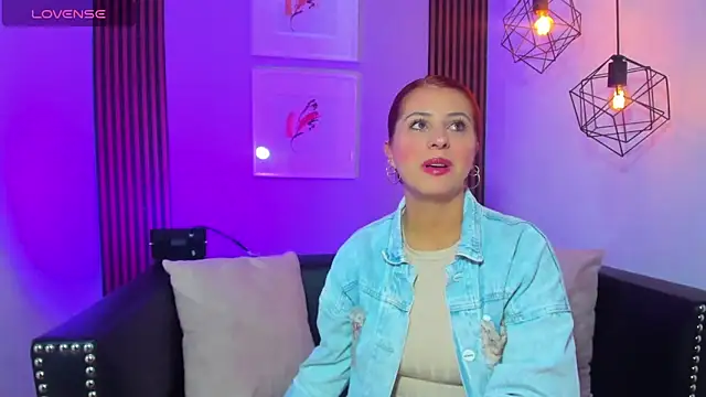 Nahiajhonson  online show from March 4, 12:24 pm