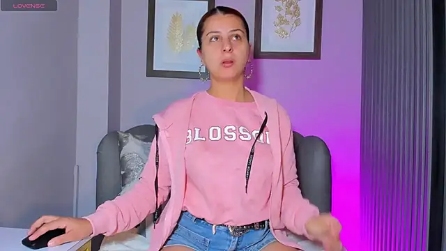 Nahiajhonson  online show from October 30, 12:58 pm