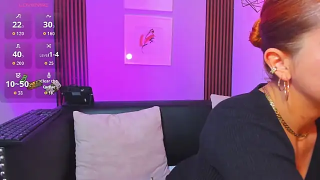 Nahiajhonson  online show from March 14, 12:22 pm