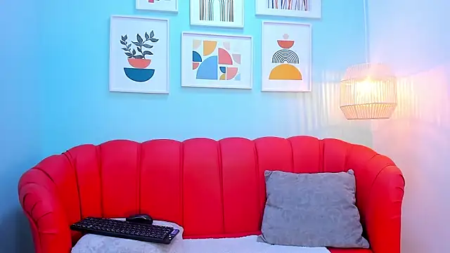 Nahiajhonson  online show from March 19, 1:07 pm