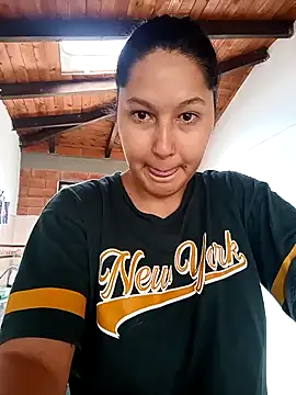 SamaraJay1 online show from April 12, 1:47 pm