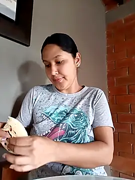 SamaraJay1 online show from April 15, 1:59 pm