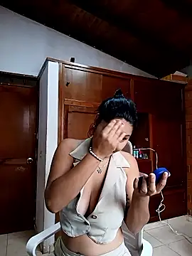 SamaraJay1 online show from January 13, 2:21 pm