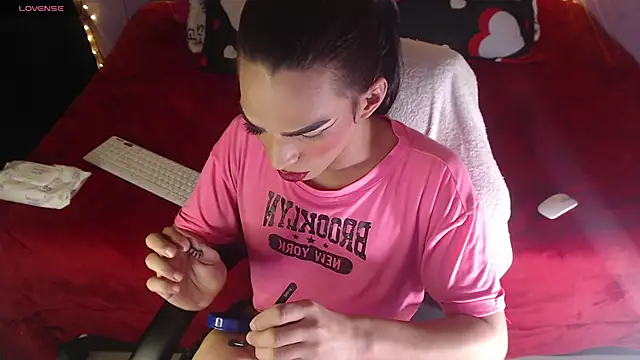 Snapshot of MARGOTFERRER chatting on November 13, 5:11 am MARGOTFERRER online show from November 13, 5:11 am