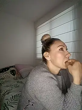 coral smitth online show from October 12, 6:42 pm