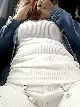 coral smitth online show from January 18, 8:23 pm