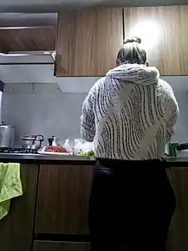 coral smitth online show from November 13, 7:07 pm