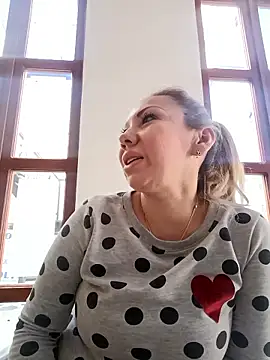 coral smitth online show from January 9, 9:00 pm