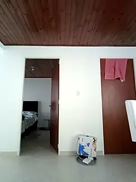 coral smitth online show from April 5, 5:08 pm