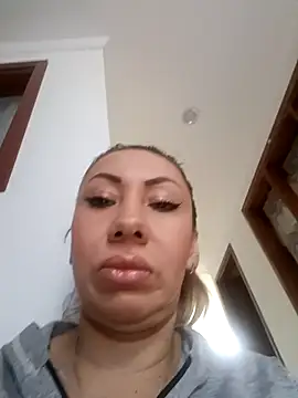 coral smitth online show from April 10, 5:42 pm