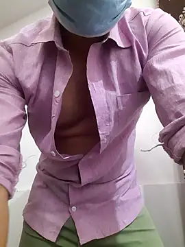 Guyinshortss online show from September 25, 8:15 pm