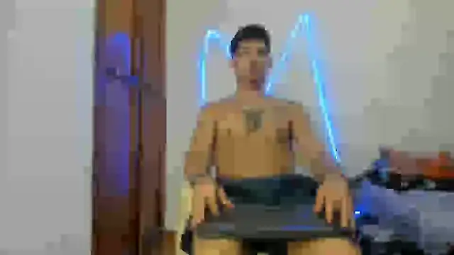 Snapshot of MasterSEX420 chatting on December 19, 2:15 am MasterSEX420 online show from December 19, 2:15 am