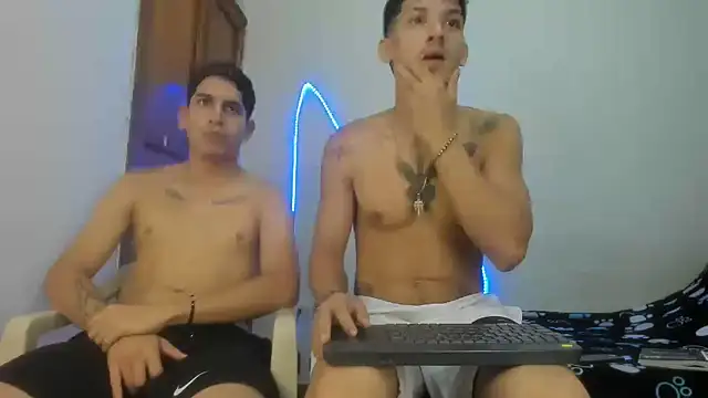 Snapshot of MasterSEX420 chatting on February 2, 1:32 pm MasterSEX420 online show from February 2, 1:32 pm