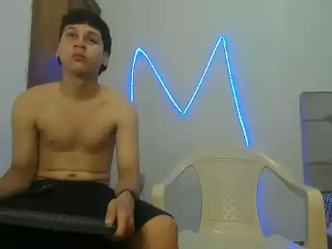 Snapshot of MasterSEX420 chatting on February 15, 5:01 pm MasterSEX420 online show from February 15, 5:01 pm