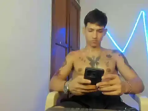 Snapshot of MasterSEX420 chatting on February 11, 6:30 pm MasterSEX420 online show from February 11, 6:30 pm