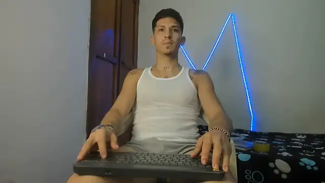 Snapshot of MasterSEX420 chatting on February 1, 10:19 pm MasterSEX420 online show from February 1, 10:19 pm