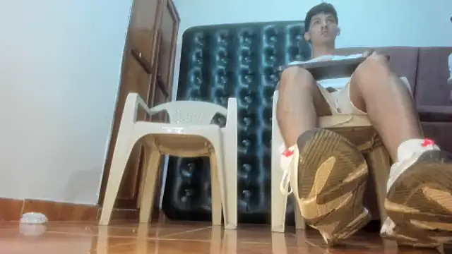 Snapshot of MasterSEX420 chatting on February 24, 1:28 am MasterSEX420 online show from February 24, 1:28 am