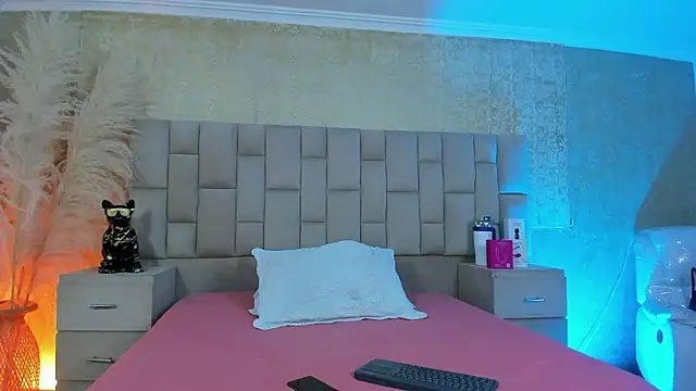 EmmaTorres  online show from January 16, 11:09 pm