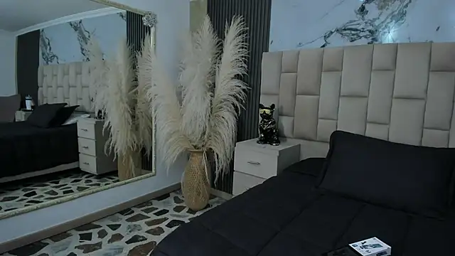 EmmaTorres  online show from March 20, 8:43 pm