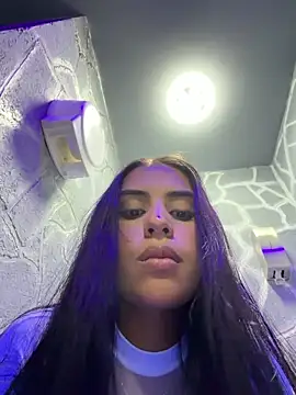 EmmaTorres  online show from February 3, 8:58 pm