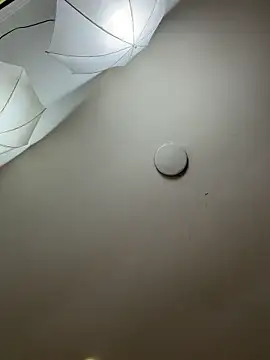 EmmaTorres  online show from March 31, 8:00 pm