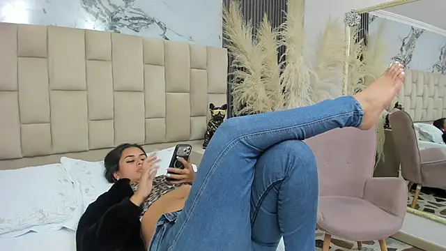 EmmaTorres  online show from February 11, 8:09 pm