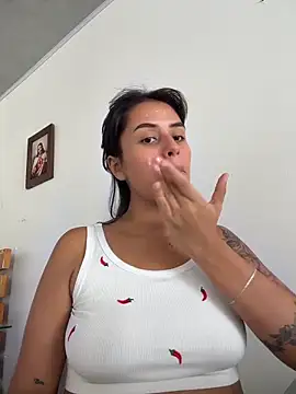 Snapshot of EmmaTorres_ chatting on June 19, 5:08 pm EmmaTorres online show from June 19, 5:08 pm