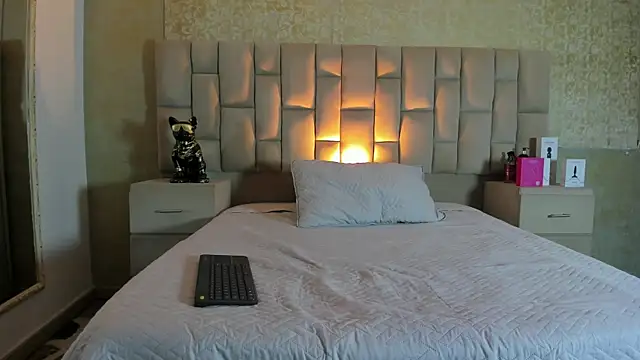 EmmaTorres  online show from November 16, 8:02 pm