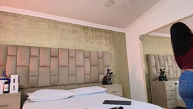 EmmaTorres  online show from March 20, 8:19 pm