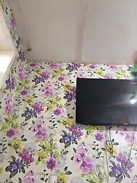 Snapshot of sweetbb15 chatting on February 12, 7:30 am sweetbb15 online show from February 12, 7:30 am