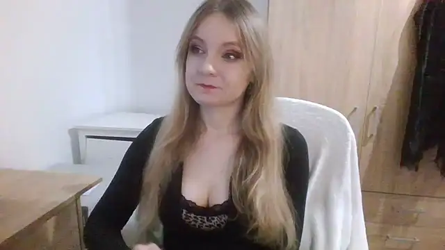 AlmaHoney online show from February 9, 9:13 pm