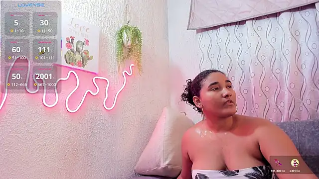 samanthaeliott22 online show from October 25, 9:26 pm