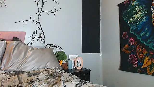 FRUITOFEDEN01 online show from February 5, 4:03 pm