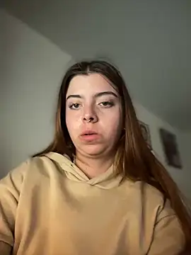 Snapshot of Cloew_Marz chatting on October 31, 8:27 pm Cloew Marz online show from October 31, 8:27 pm