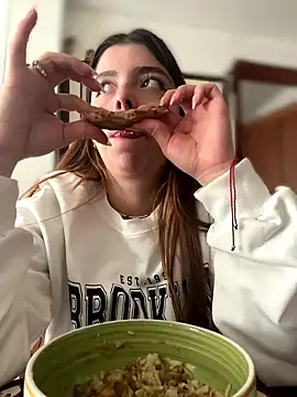 Snapshot of Cloew_Marz chatting on September 18, 6:55 pm Cloew Marz online show from September 18, 6:55 pm