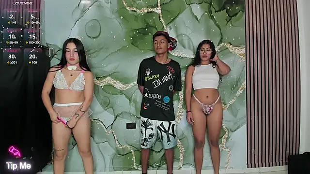 Snapshot of Extreme_dirty_paradise chatting on February 20, 4:42 am Extreme dirty paradise online show from February 20, 4:42 am