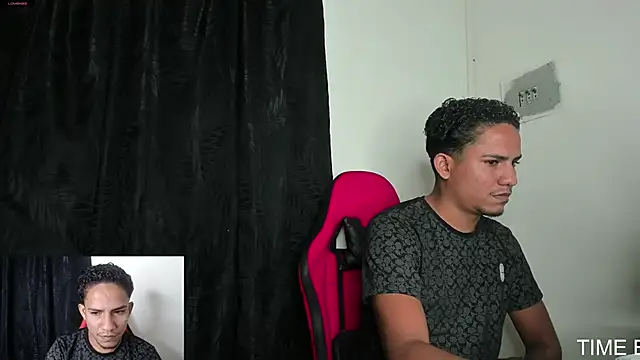 Snapshot of Extreme_dirty_paradise chatting on December 21, 4:14 am Extreme dirty paradise online show from December 21, 4:14 am