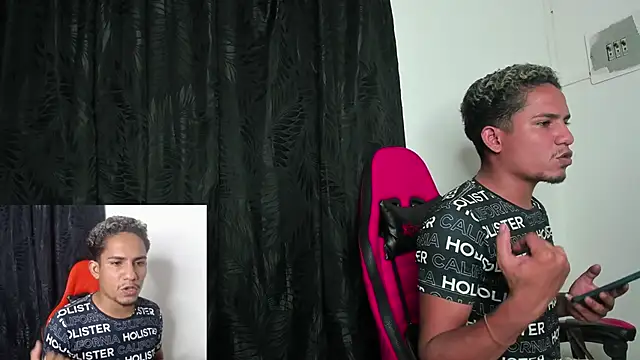 Snapshot of Extreme_dirty_paradise chatting on February 11, 4:12 am Extreme dirty paradise online show from February 11, 4:12 am