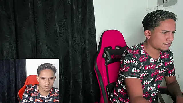 Snapshot of Extreme_dirty_paradise chatting on February 17, 4:10 am Extreme dirty paradise online show from February 17, 4:10 am