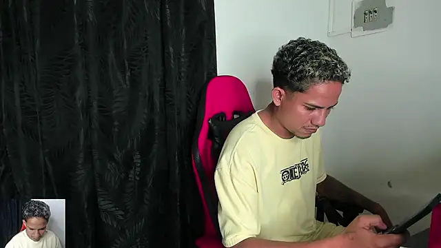 Snapshot of Extreme_dirty_paradise chatting on February 2, 4:11 am Extreme dirty paradise online show from February 2, 4:11 am