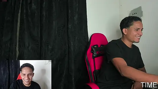 Snapshot of Extreme_dirty_paradise chatting on December 15, 4:07 am Extreme dirty paradise online show from December 15, 4:07 am