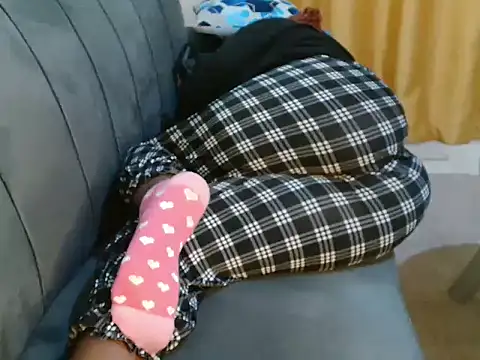 Snapshot of leslysexygirl chatting on October 2, 5:38 pm leslysexygirl online show from October 2, 5:38 pm