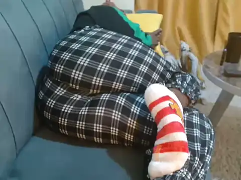 leslysexygirl online show from December 2, 5:20 am