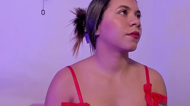 Snapshot of crystalvazquez chatting on November 15, 1:04 pm crystalvazquez online show from November 15, 1:04 pm